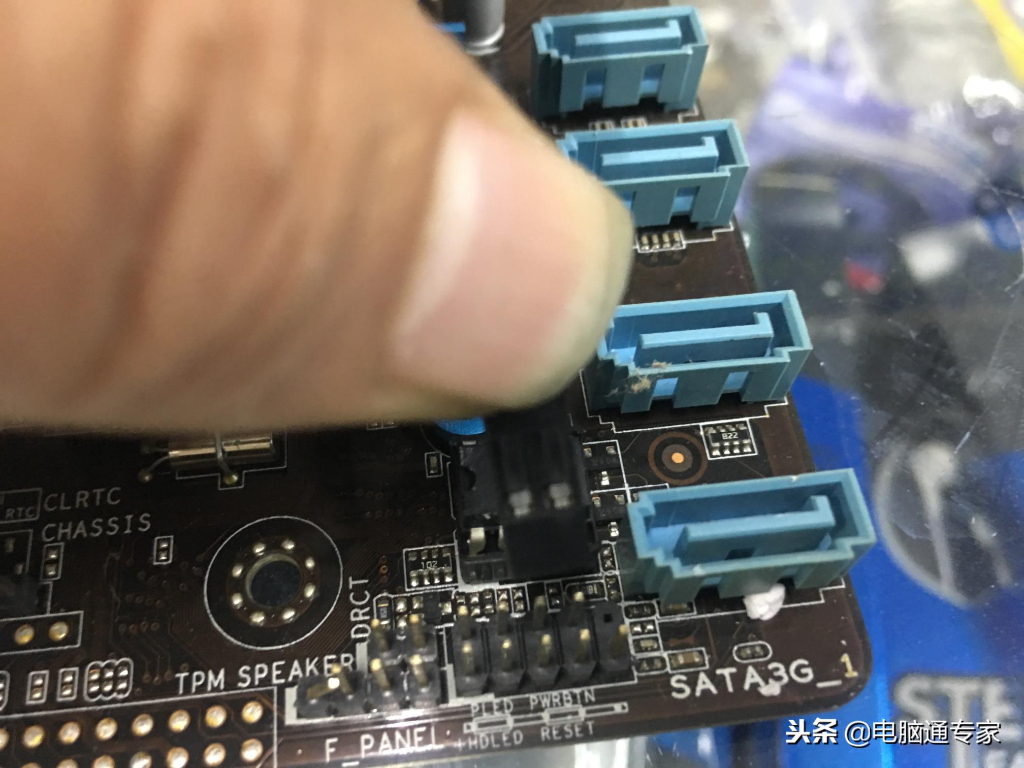 电脑主机机箱开关线坏了怎么办呢（电脑电源开关线接法图解步骤）