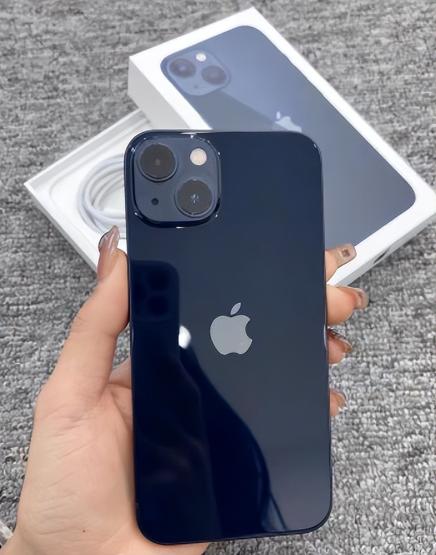 4月10日 iPhone 13 京东自营降价600 元（苹果手机彻底妥协了，网友：终于等到了）