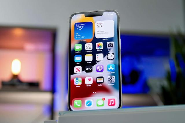 买iPhone13还是等iPhone14手机合适？（关键在于这三点，看完不纠结了）