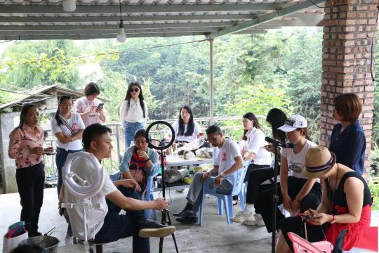 直播带货时必须如何带货呢？（如何做好电商直播营销）