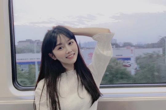 新人直播怎么才能做起来（4个步骤教你如何从新人主播快速成为优秀的主播）