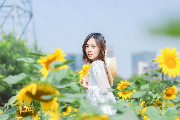 怎么样才能成为大主播（一张表格，告诉你素人变网红大主播所需要的必备条件）