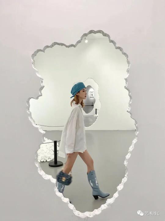 小红书拍照打卡（小红书如何在看展中拍出有艺术感的照片）