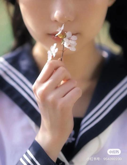 樱花人像摄影技巧小红书（看完小红书的高赞照片，总结了这些拍摄樱花人像的实用技巧）