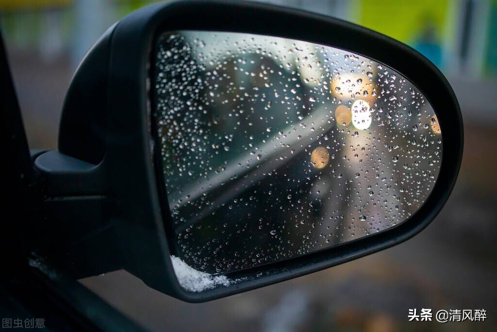 抖音上最火的下雨说说短句（适合雨天深夜发的伤感说说）