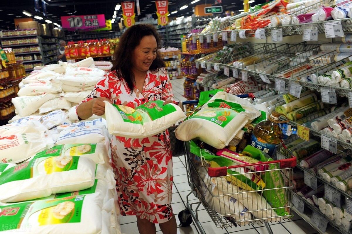 超市开业活动怎么做吸引人（开超市怎样吸引顾客进店？）