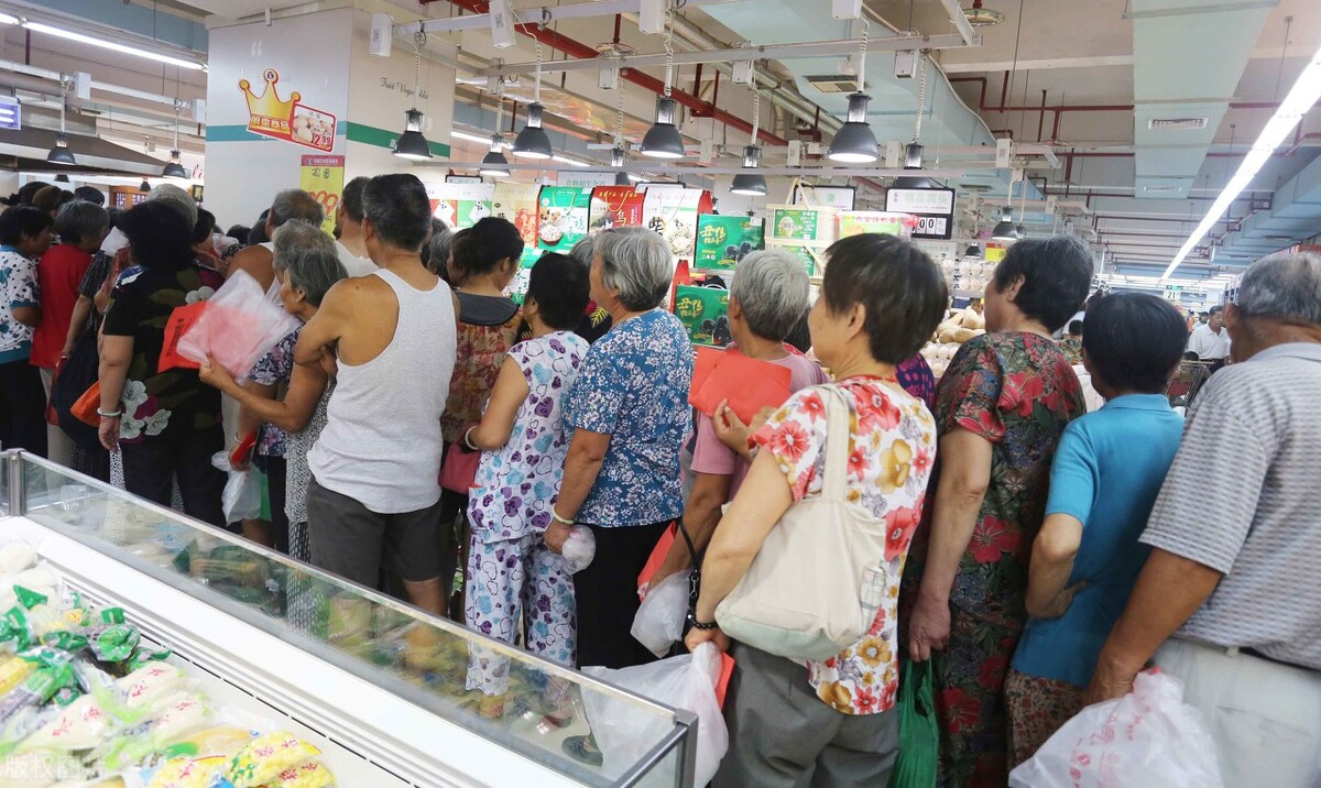超市开业活动怎么做吸引人（开超市怎样吸引顾客进店？）