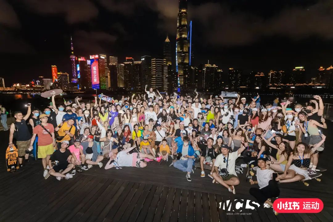 户外运动陆冲像一阵呼啸而过的风，闯入互联网（户外运动的网红化元年到了）
