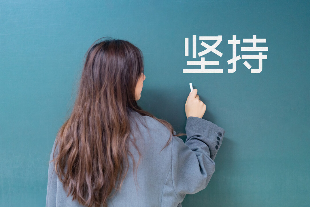 做自媒体的收益是哪里来呢（如何透过自媒体运营赚钱）
