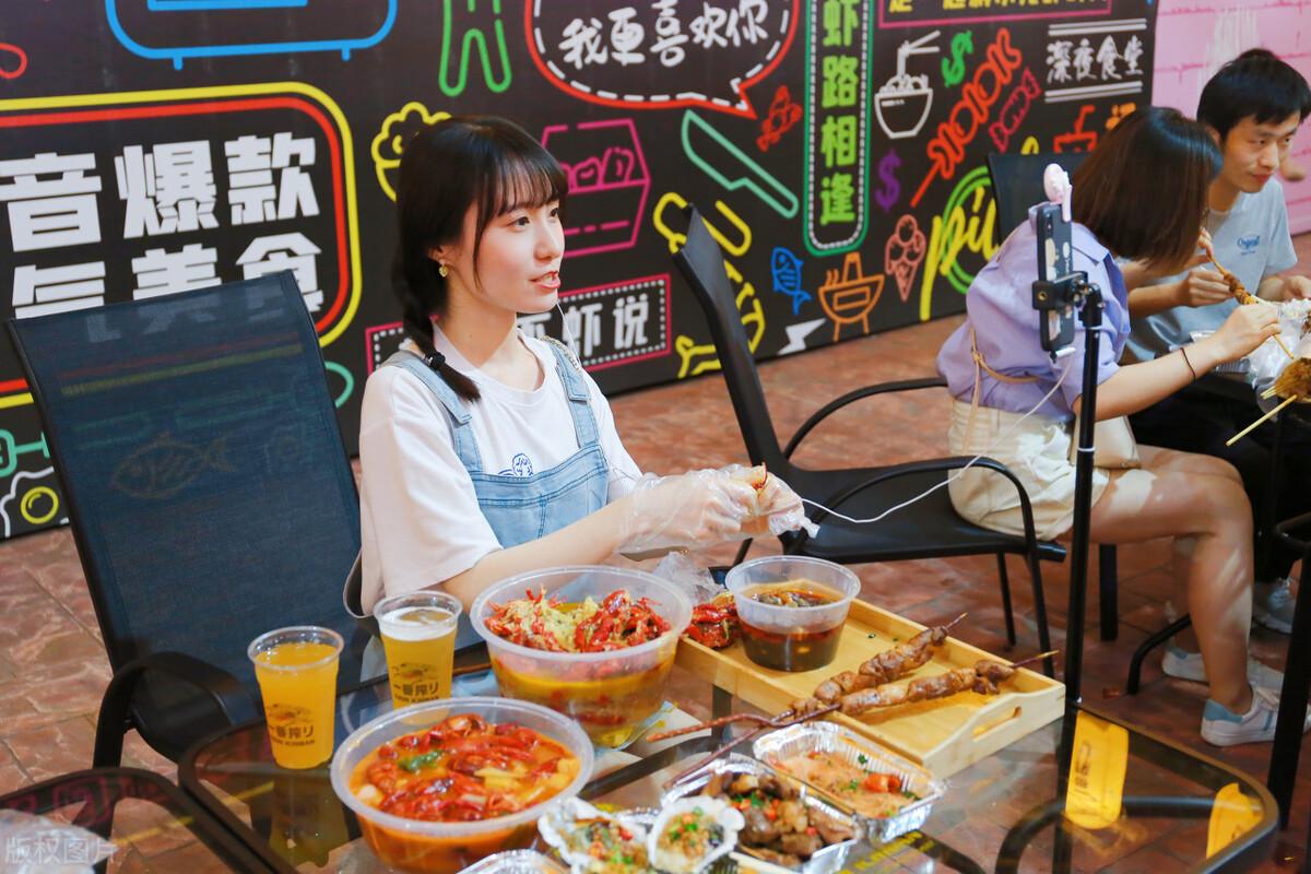 抖音直播带货怎么吸引人（抖音视频怎么直播带货）