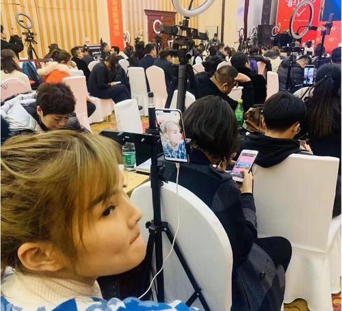 玩抖音的团队（探讨抖音玩家是否需要建立团队，并给出建立团队的优缺点）