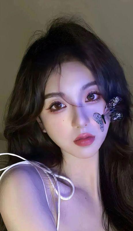 抖音美女为何层出不穷？（探究抖音上美女现象的背后原因，揭示美女经济的商业价值）