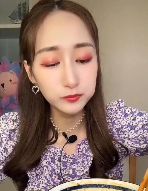 揭秘抖音吃播是否会让人吃完催吐（探究影响食欲和消化的因素，解读吃播的真相）