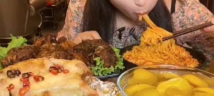 如何在抖音上做出成功的美食直播（抖音美食直播的方法和技巧）