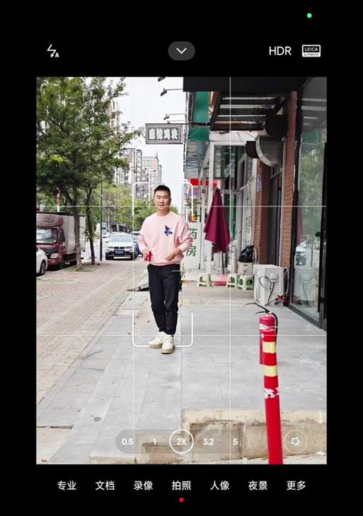 抖音背影模糊剪辑技巧是什么？如何实现背景模糊效果？