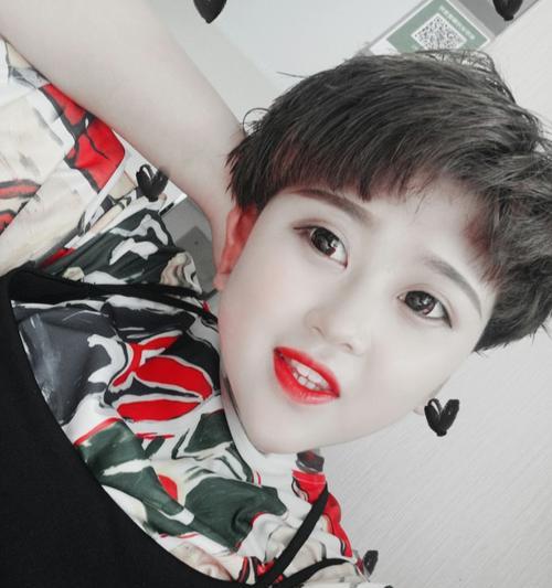 快手衣服怎么剪辑的啊女生？女生在快手上剪辑衣服的步骤是什么？