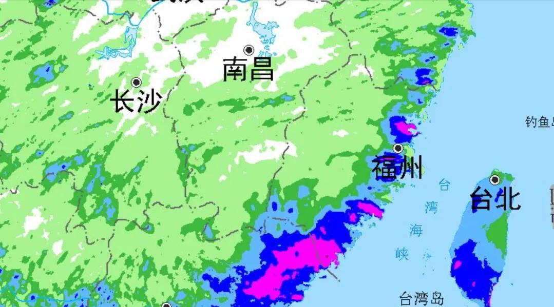 台风丹娜丝抵粤发出最后一击，北方炎热再度变强40度将再来