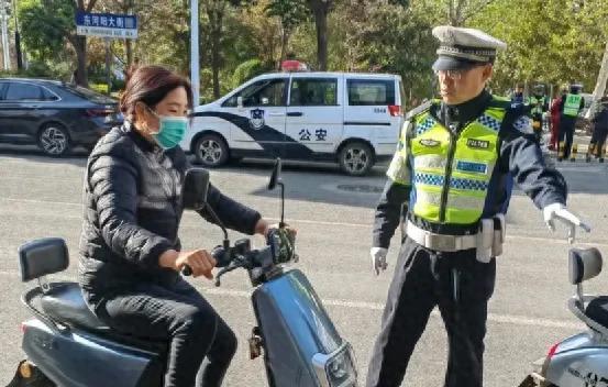 明确了！3类电动车上路免驾照、免年检，4类车驾照、年检都需要