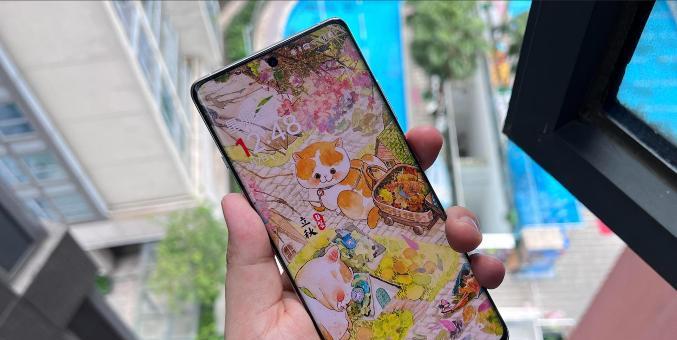 16GB+512GB旗舰手机半价卖，到底值不值？