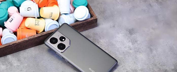 16GB+512GB旗舰手机半价卖，到底值不值？