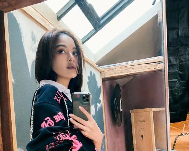 威尼斯这一夜，欧三影后辛芷蕾，给内娱的混子们狠狠“上了一课”